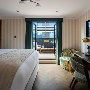 Deluxe Zimmer mit Kingsize-Bett